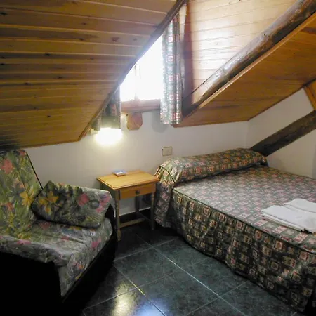Hotel Gabarre *